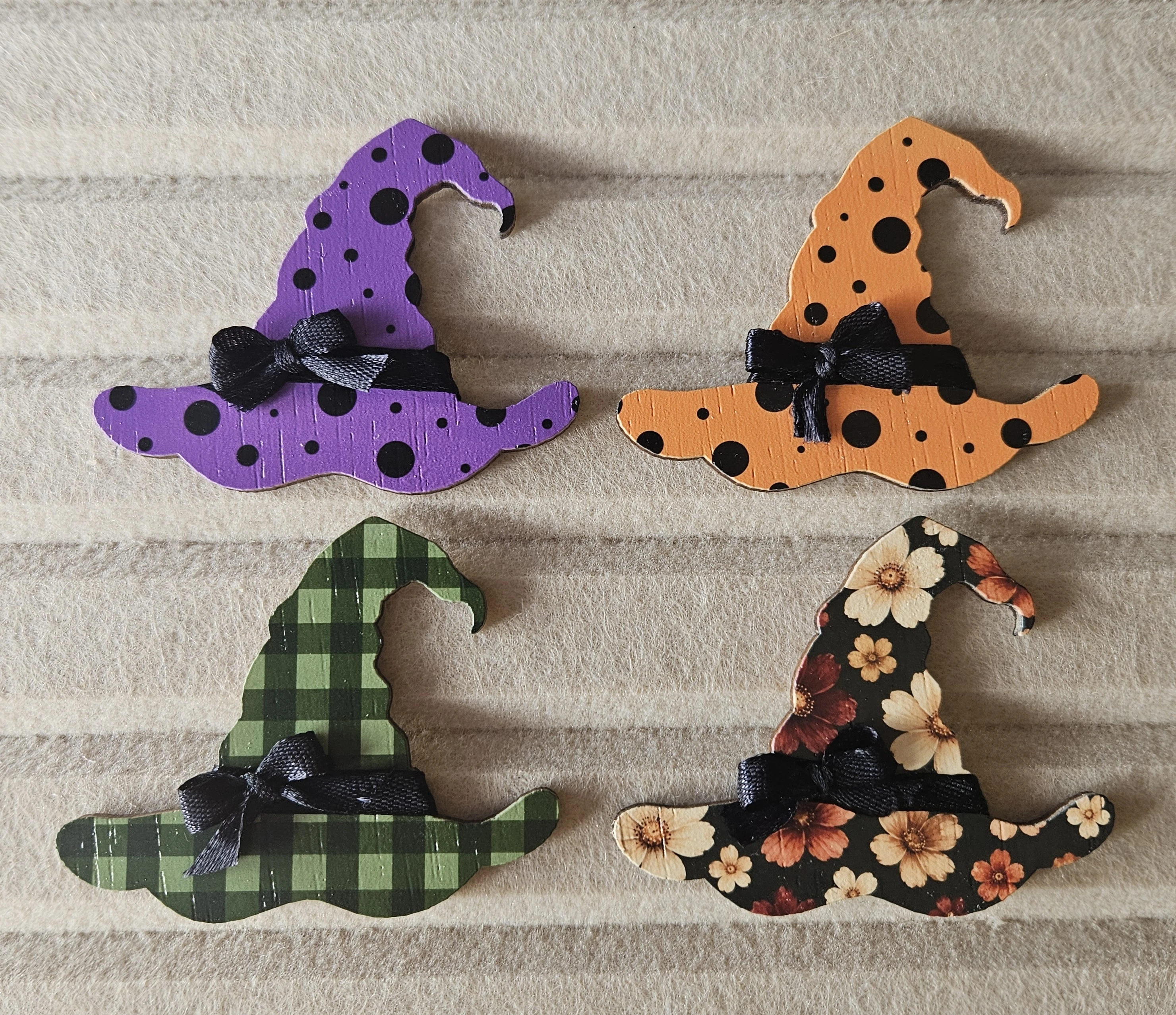 Little witch hat magnets